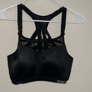 Like New Victoria’s Secret Sports Bra 36D in Black, built in support padding